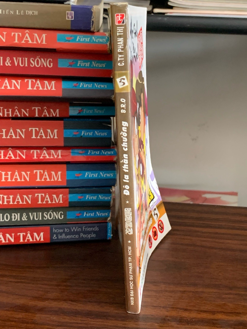 Đô la thần chưởng- B.R.O