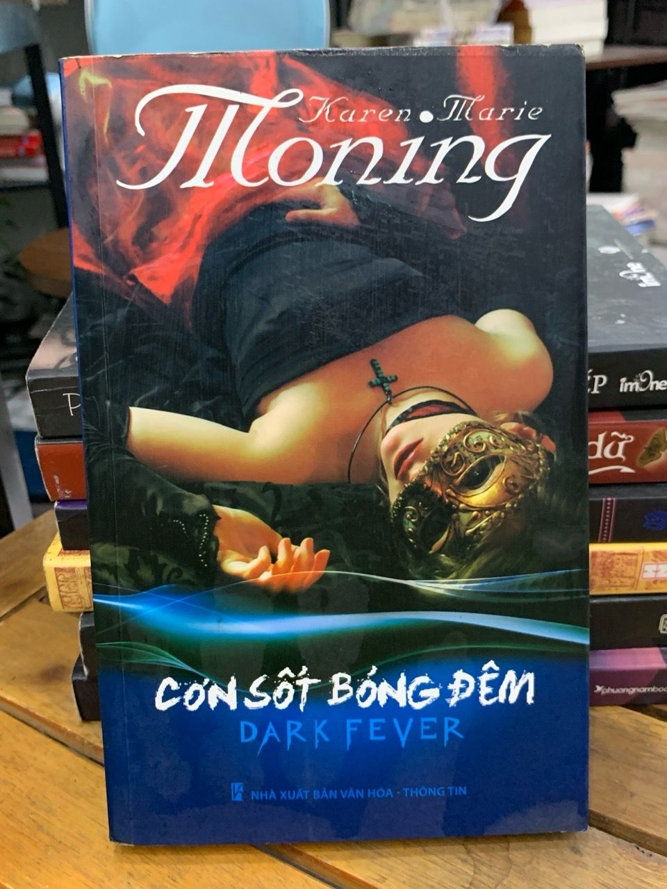 Cơn sốt bóng Đêm -Karen marie moning