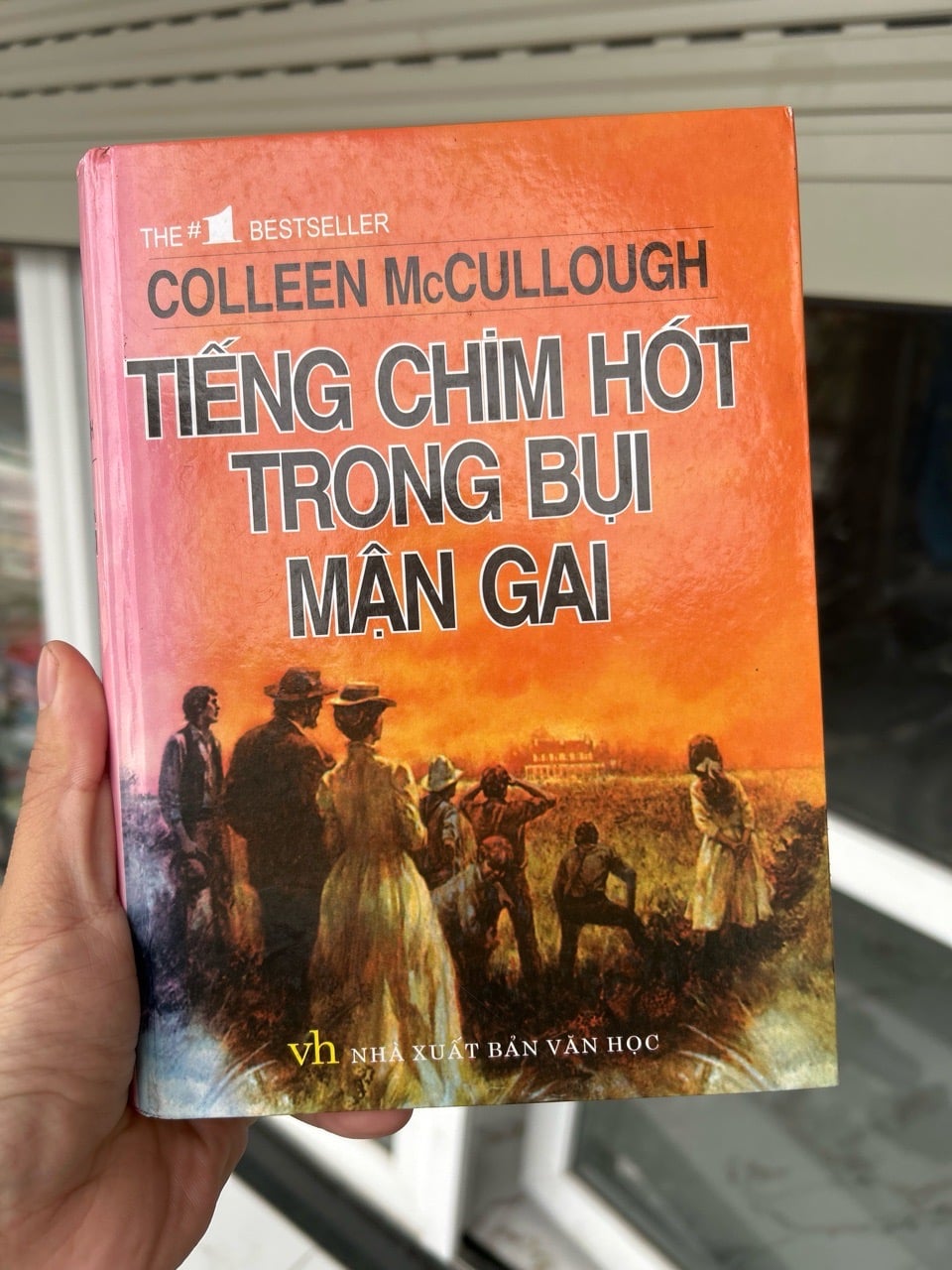Tiếng chim hót trong bụi mận gai (The Thorn Birds) – Colleen McCullough