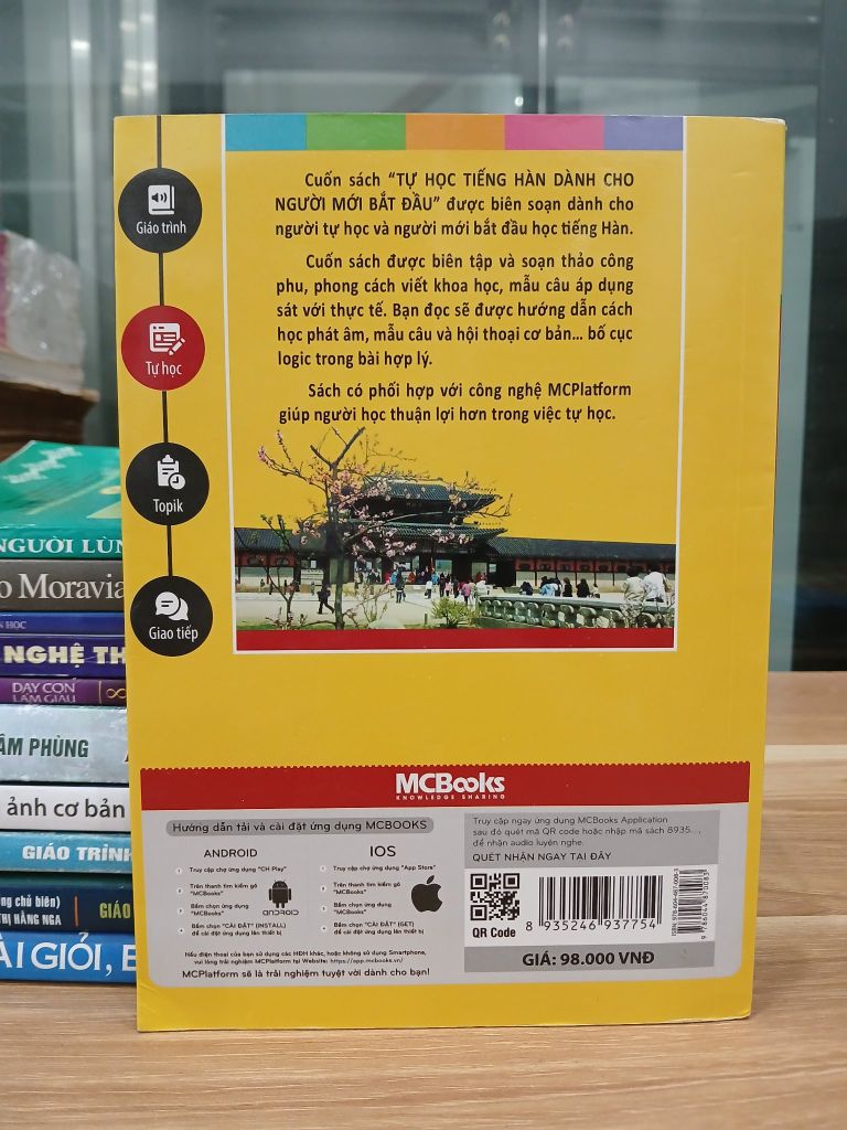 Tự học tiếng Hàn dành cho người mới bắt đầu – Chủ biên: Tuyết Mai (MCBooks) - Ảnh chụp thực tế