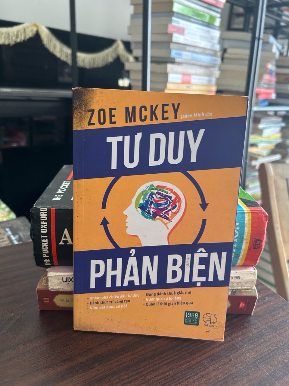 Tư duy phản biện- Zoe Mckey
