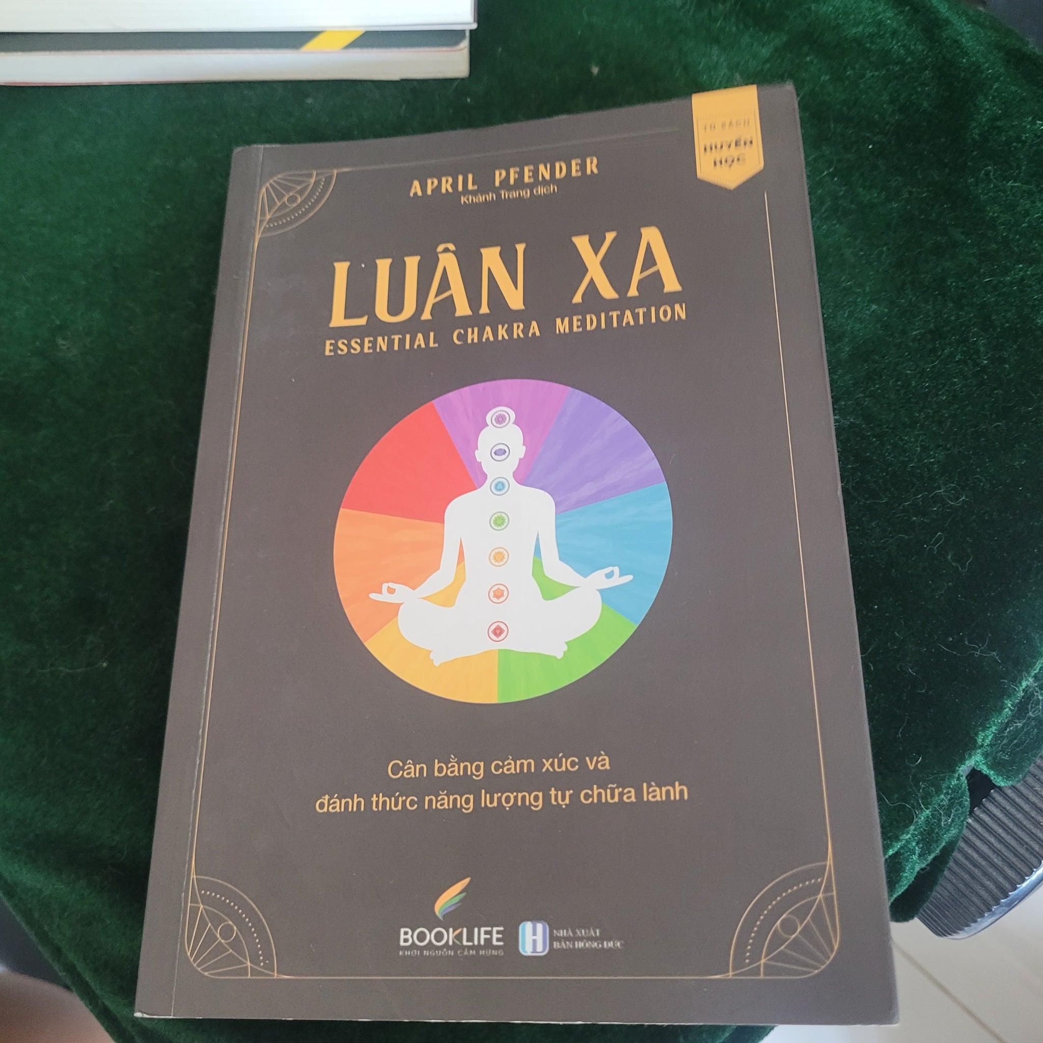 April Pfender – Luân xa