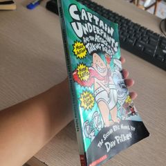 Captain Underpants and the Attack of the Talking Toilets Dav Pilkey - ảnh 3