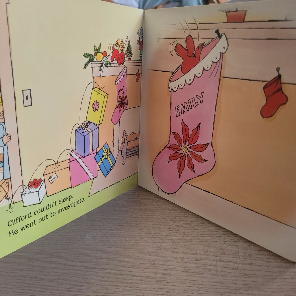 Clifford's First Christmas  Norman Bridwell - Ảnh thực tế 6