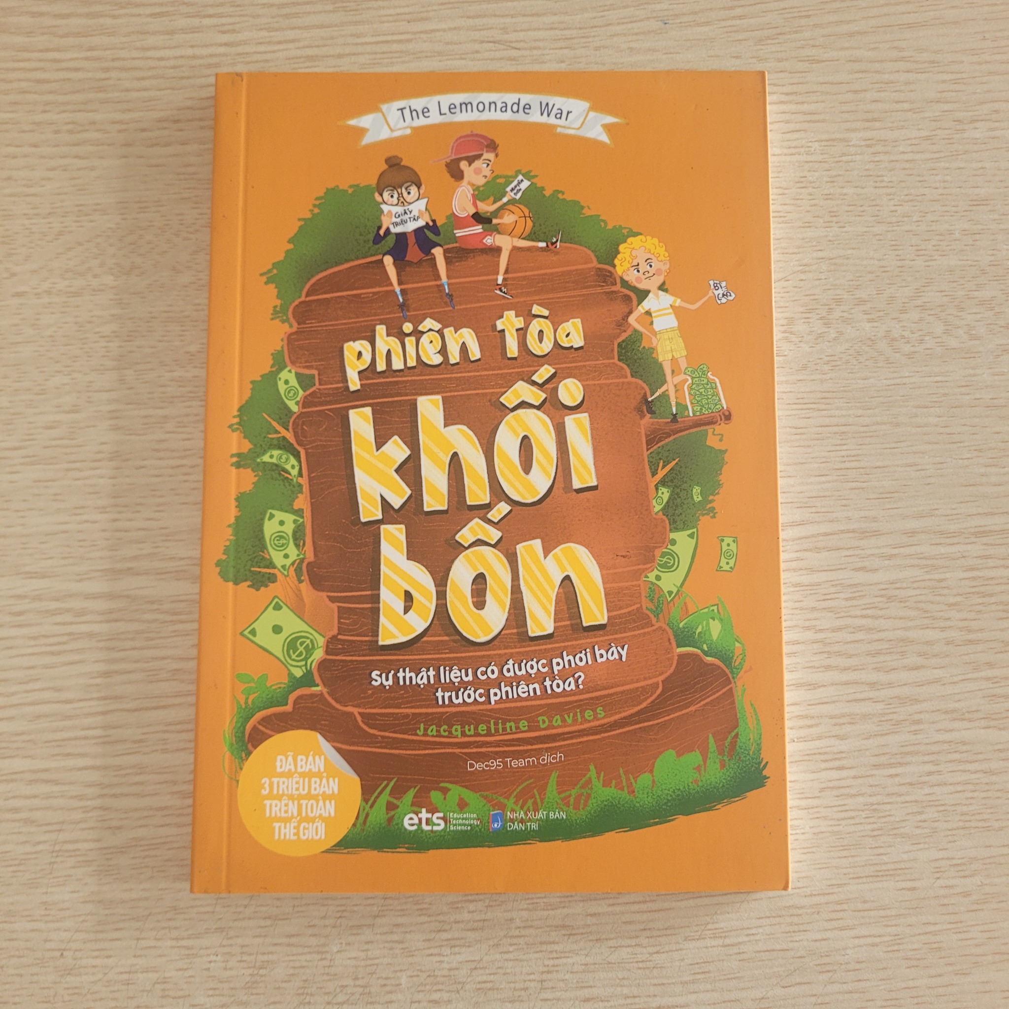 Phiên tòa khối bốn - Jacqueline Davies