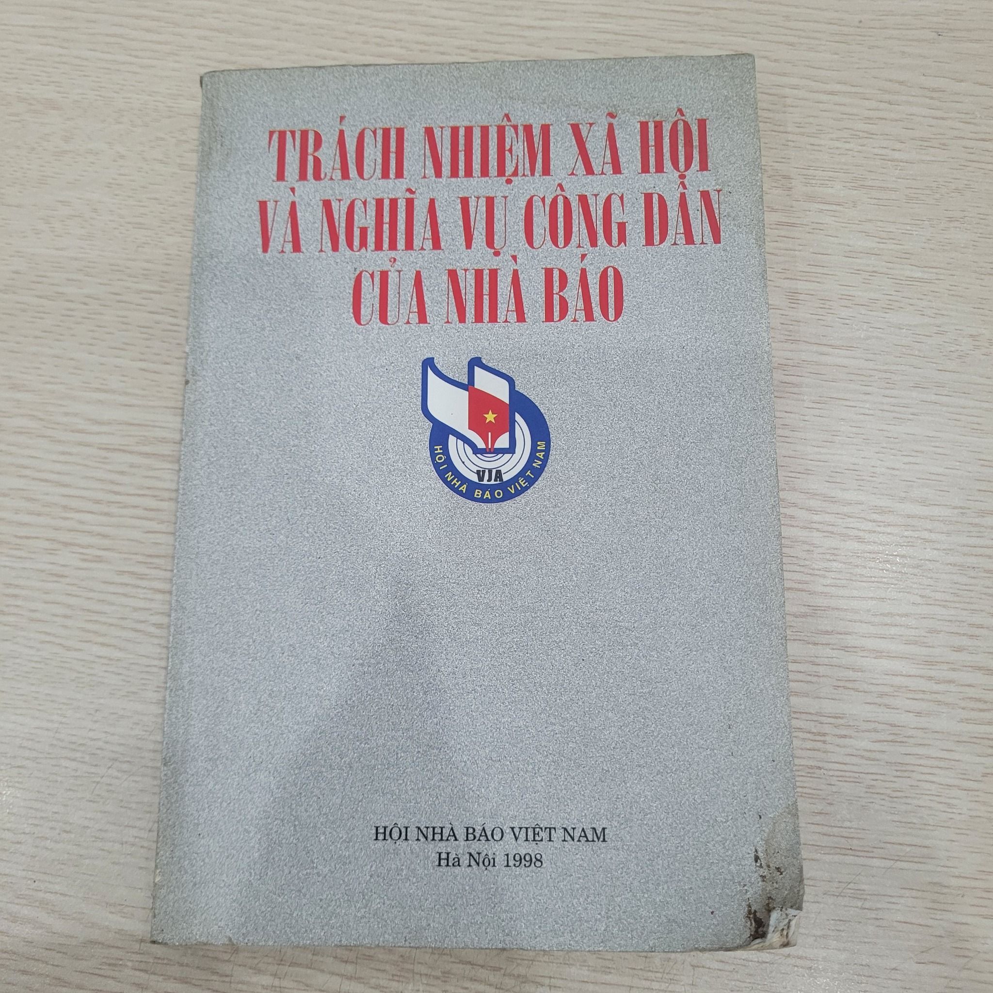 Trách nhiệm xã hội và nghĩa vụ công dân của nhà báo - Hội Nhà Báo Việt Nam