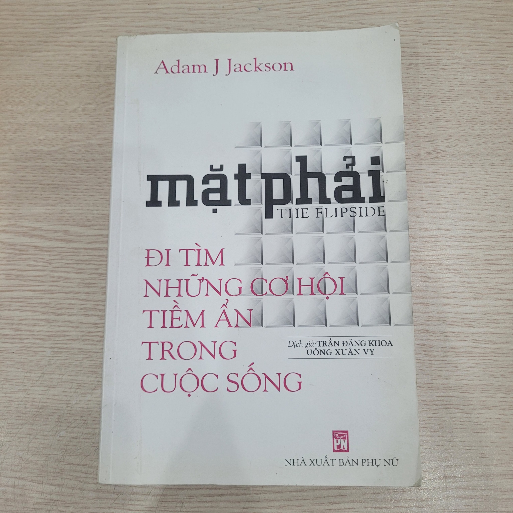 Mặt Phải (The Flipside) - Adam J. Jackson