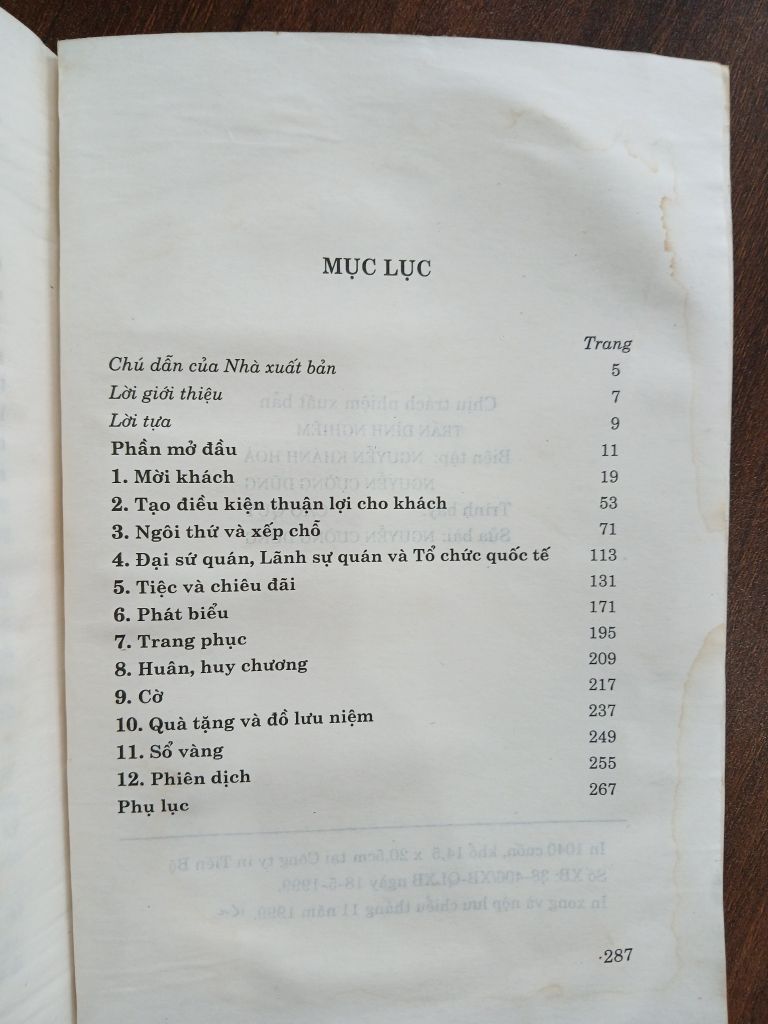 Lễ tân - công cụ giao tiếp<br>Louis Dussault, Lê Tấn - Ảnh thực tế 7