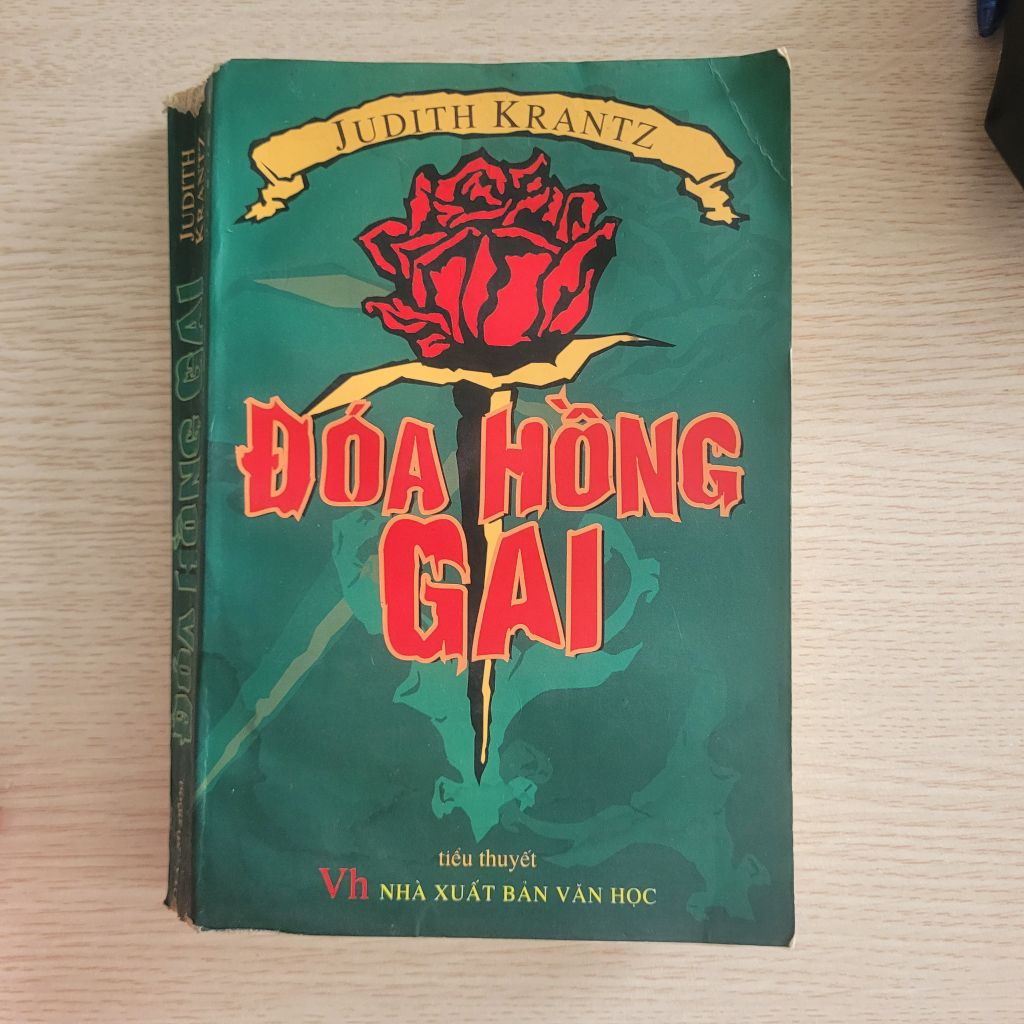 Đóa hồng gai (Scruples)<br>Judith Krantz