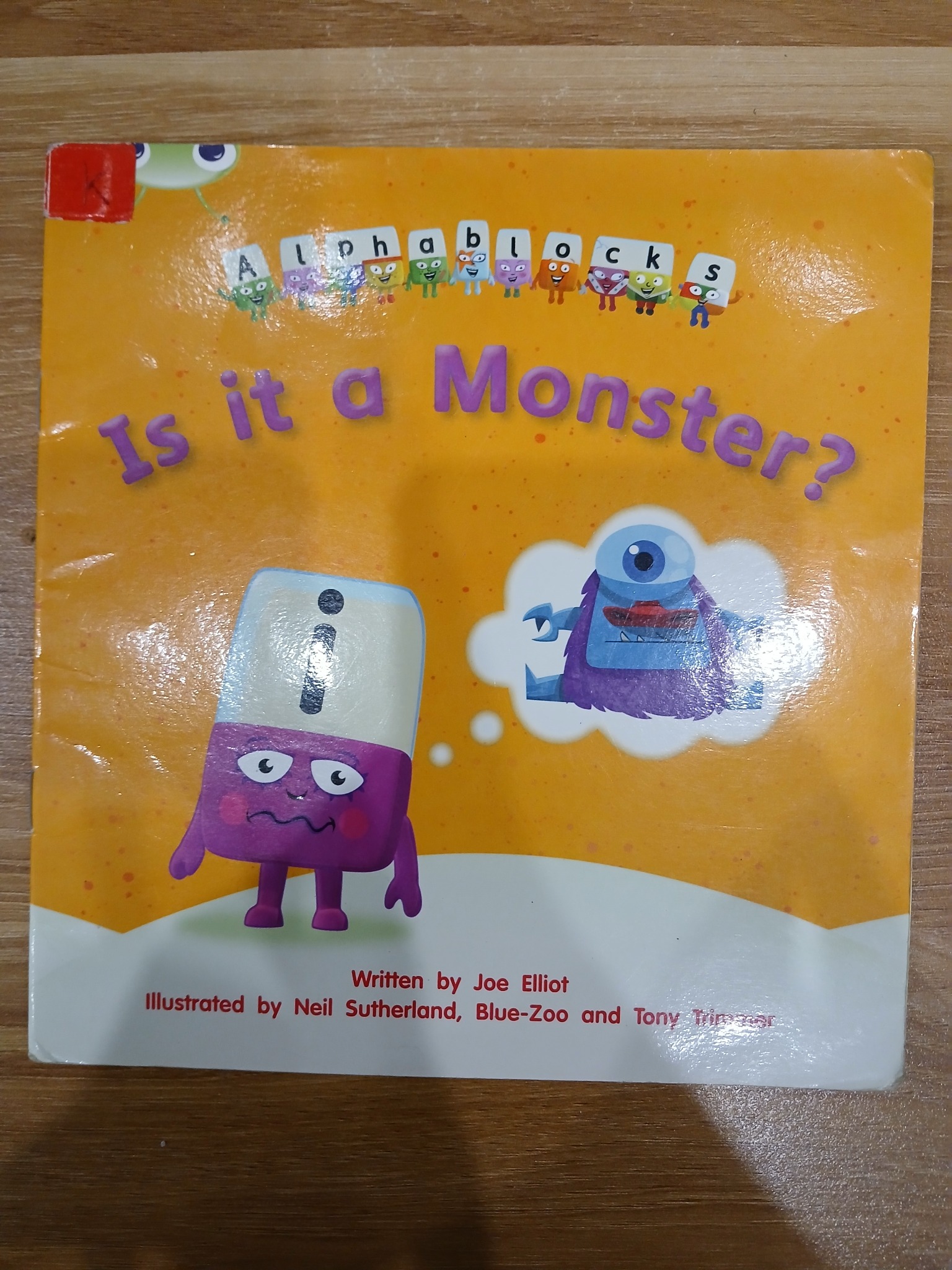 Alphablocks: Is it a Monster? - Joe Elliot & Neil Sutherland