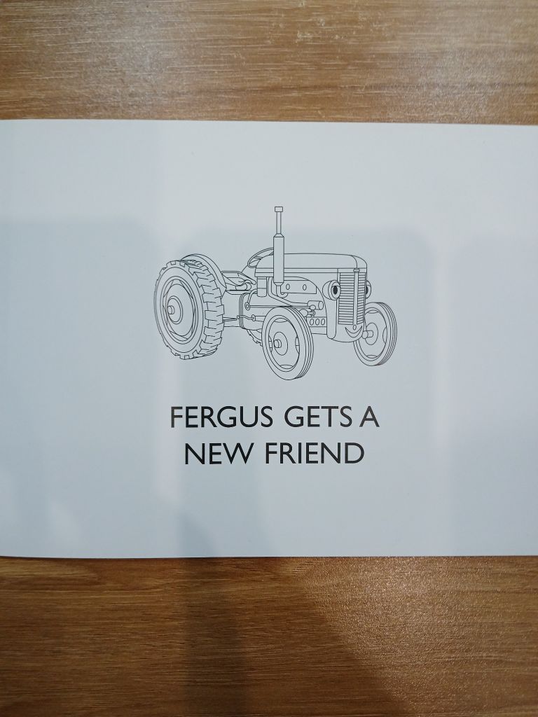 Fergus the Tractor: Fergus Gets a New Friend - Steve Burnside - Friendship, Farm Life, Vehicles, Loneliness, Kindness - Ảnh thực tế 5