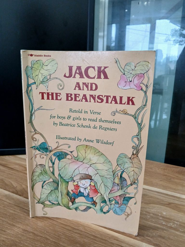 Jack and the Beanstalk - Retold by Beatrice Schenk de Regniers & Anne Wilsdorf - Ảnh thực tế 10