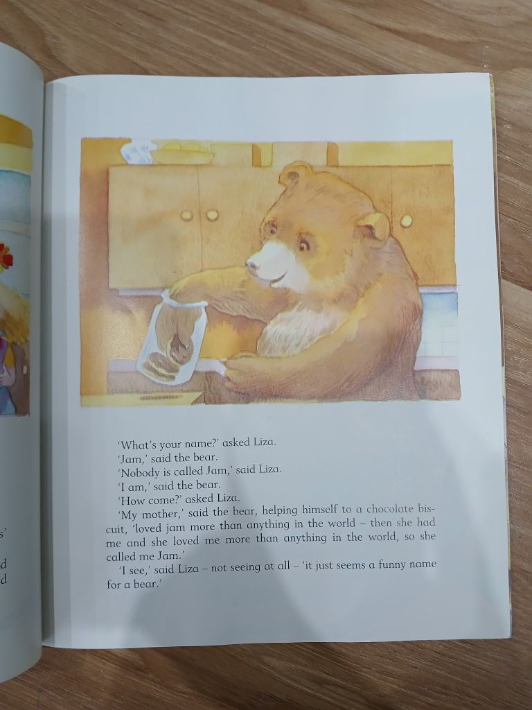 There's a Bear in the Bath - Nanette Newman & Michael Foreman - Ảnh thực tế 5