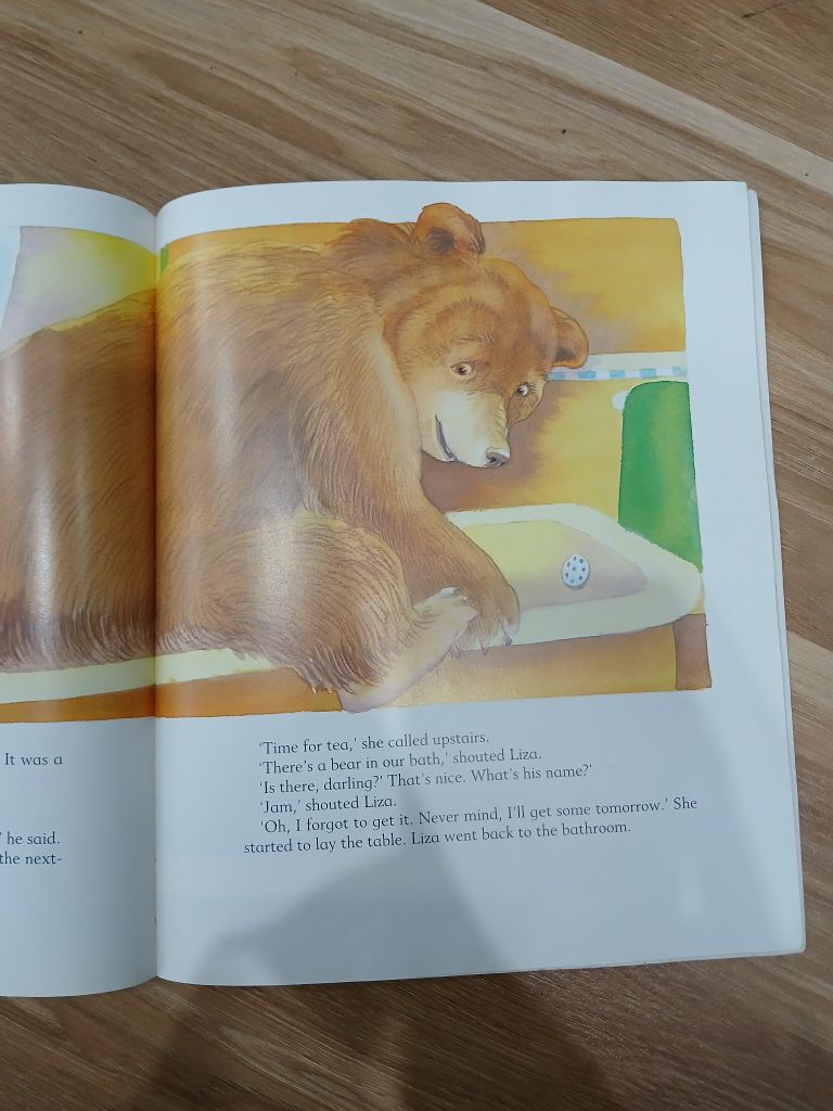 There's a Bear in the Bath - Nanette Newman & Michael Foreman - Ảnh thực tế 6