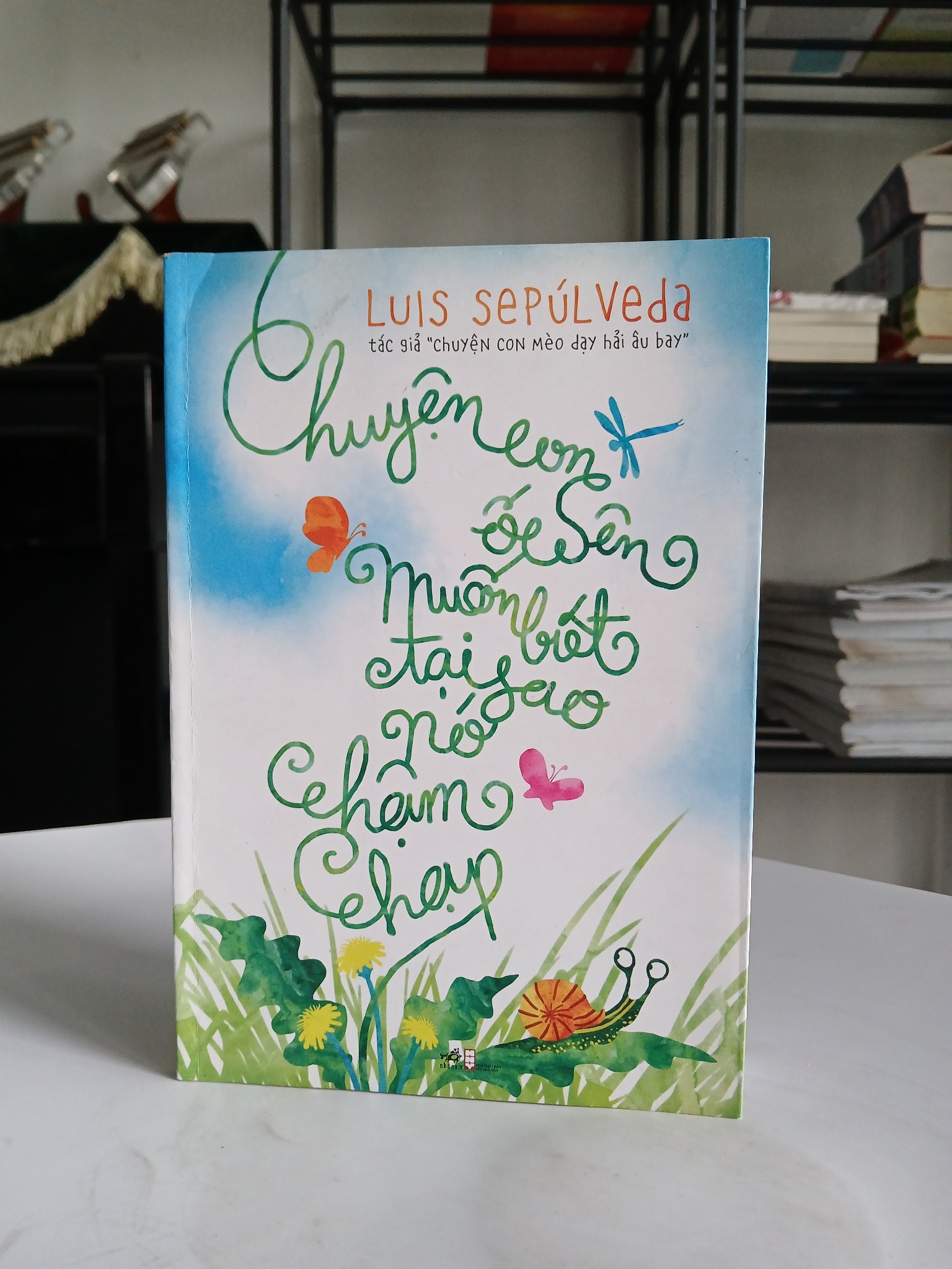 Chuyện con ốc sên muốn biết tại sao nó chậm chạp - Luis Sepúlveda