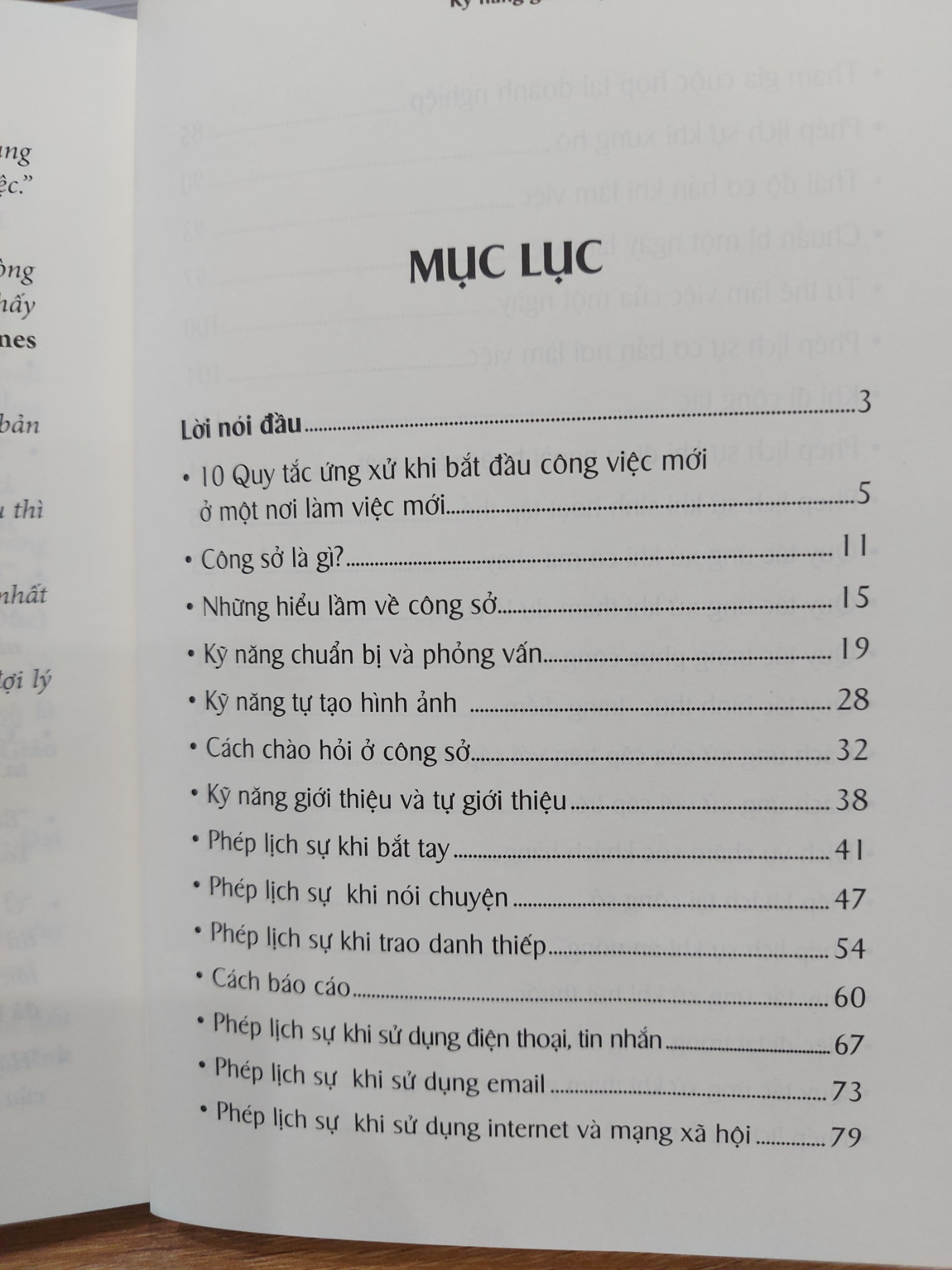 Kỹ năng giao tiếp và tác phong nơi công sở