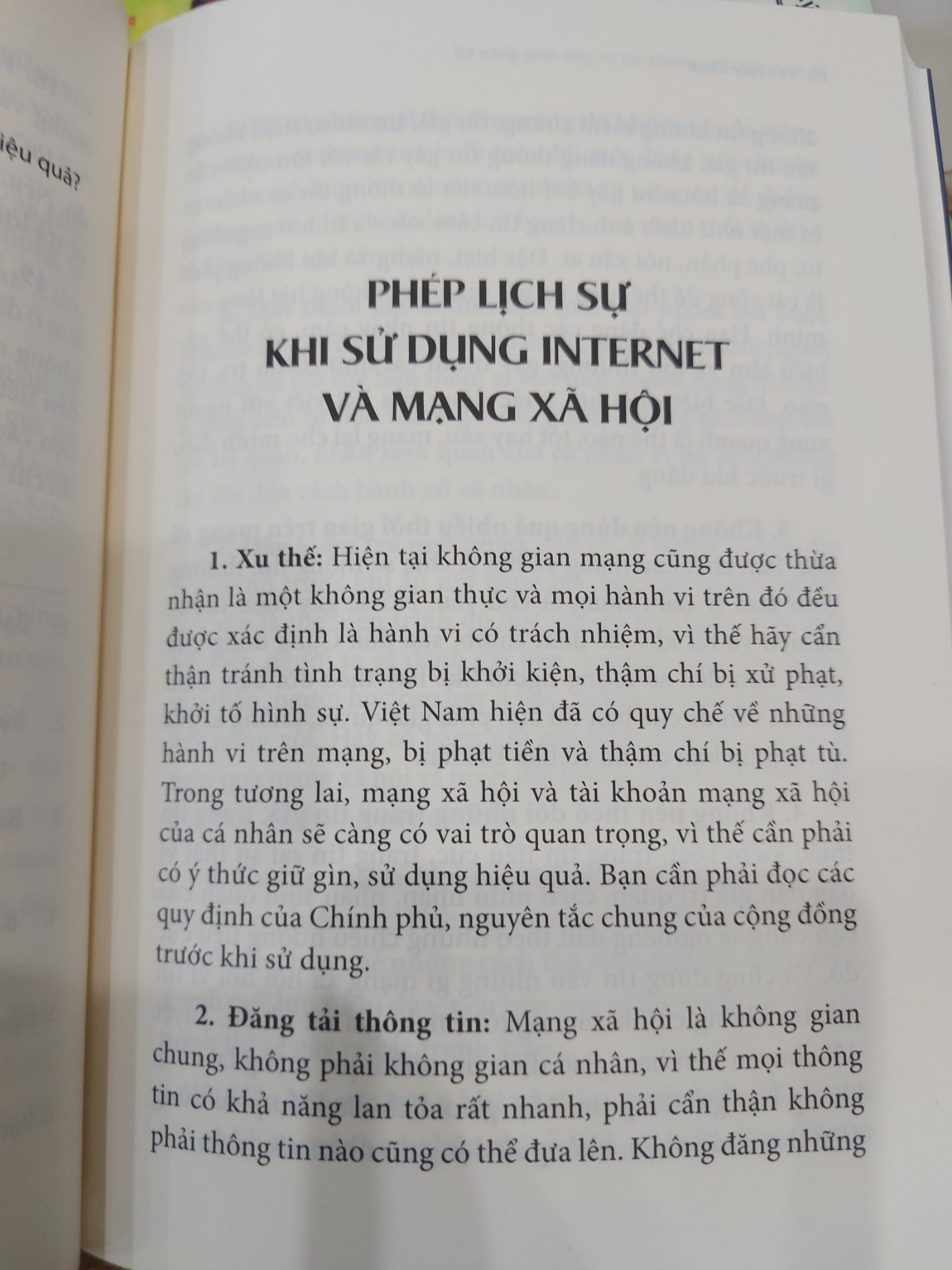 Kỹ năng giao tiếp và tác phong nơi công sở