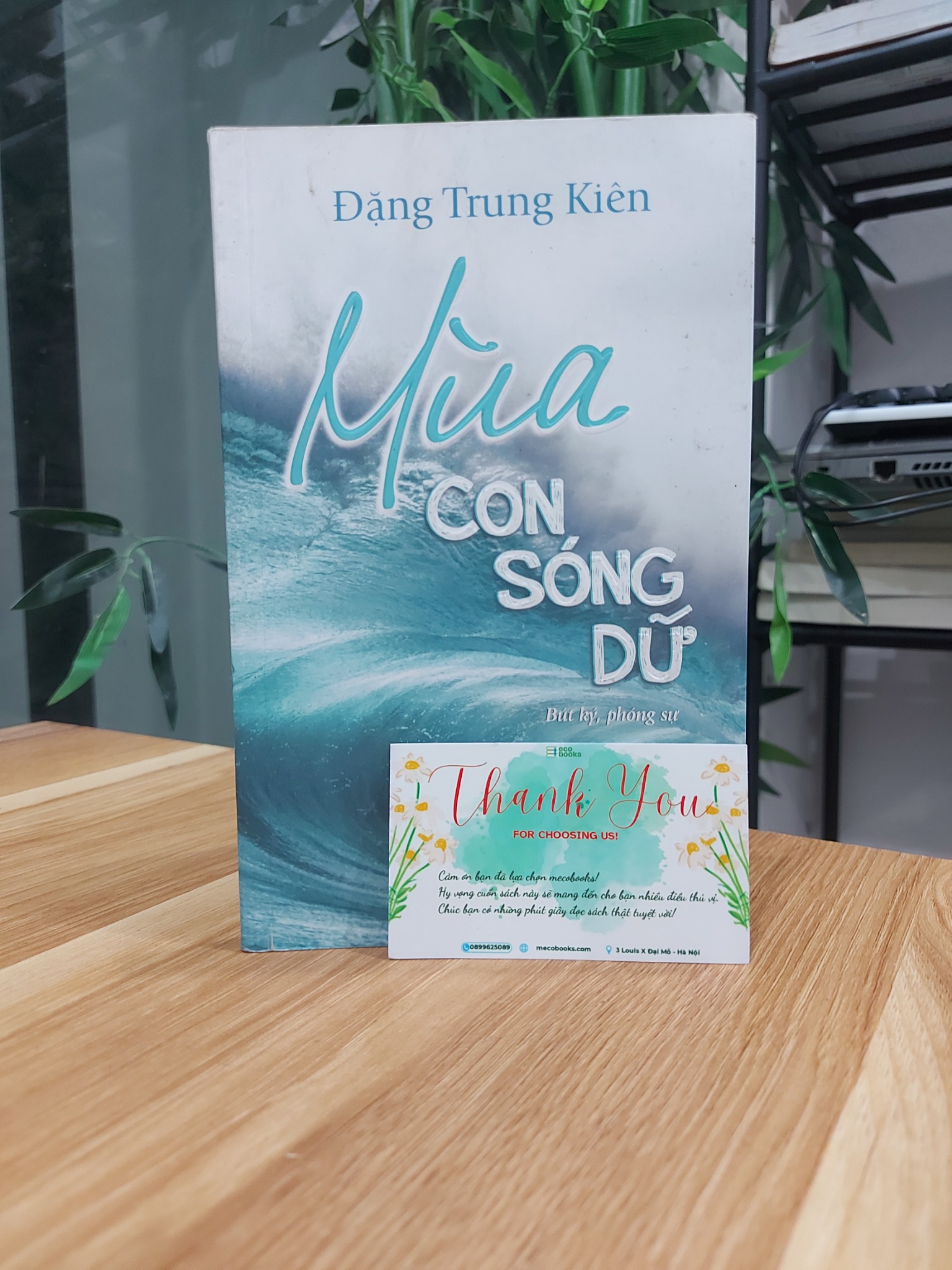 Mùa con sóng dữ (Bút ký, phóng sự)