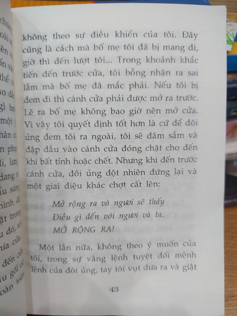 Đôi ủng ma - Richard Kennedy - Ảnh thực tế 8