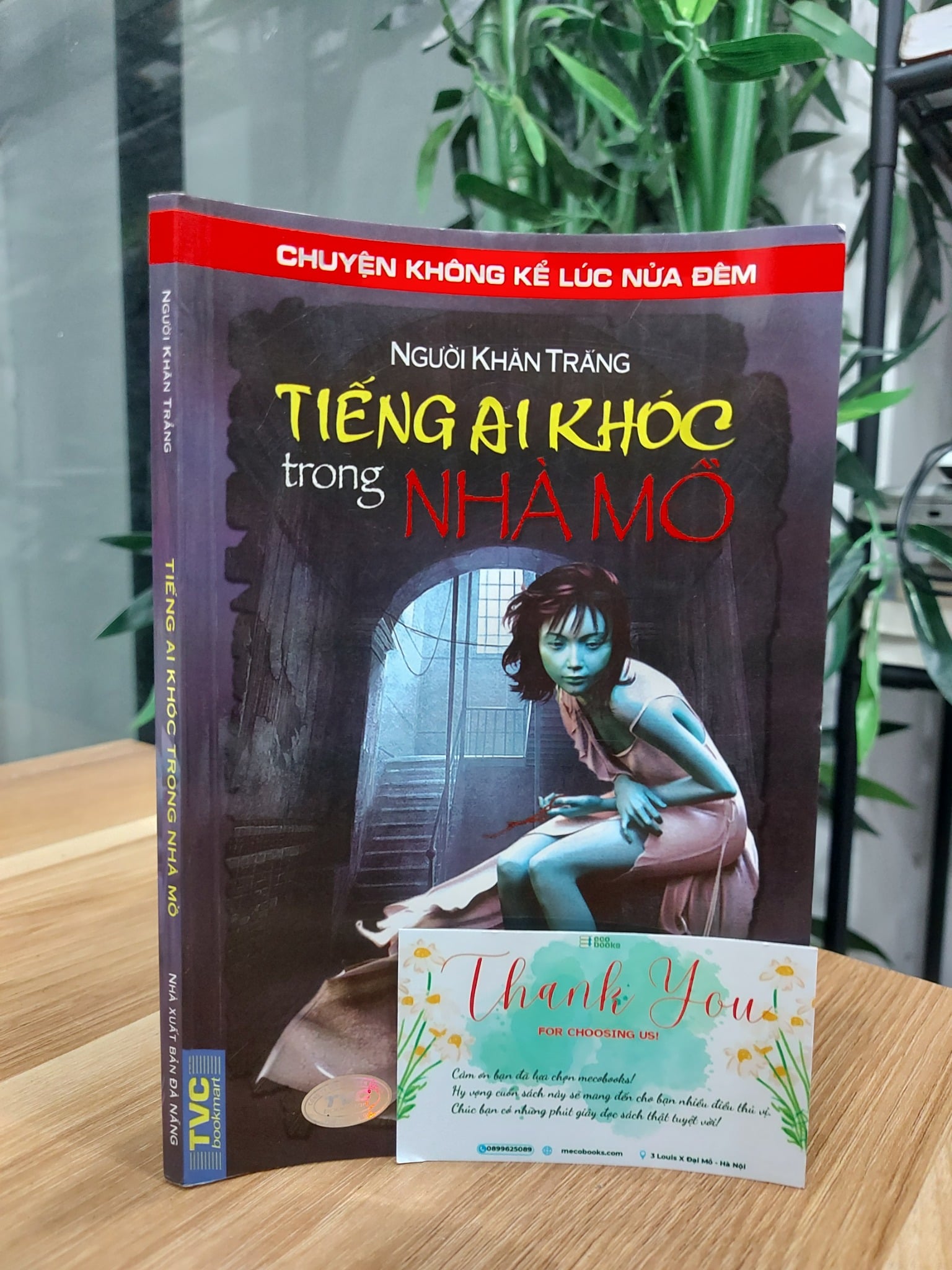 Tiếng ai khóc trong nhà mồ