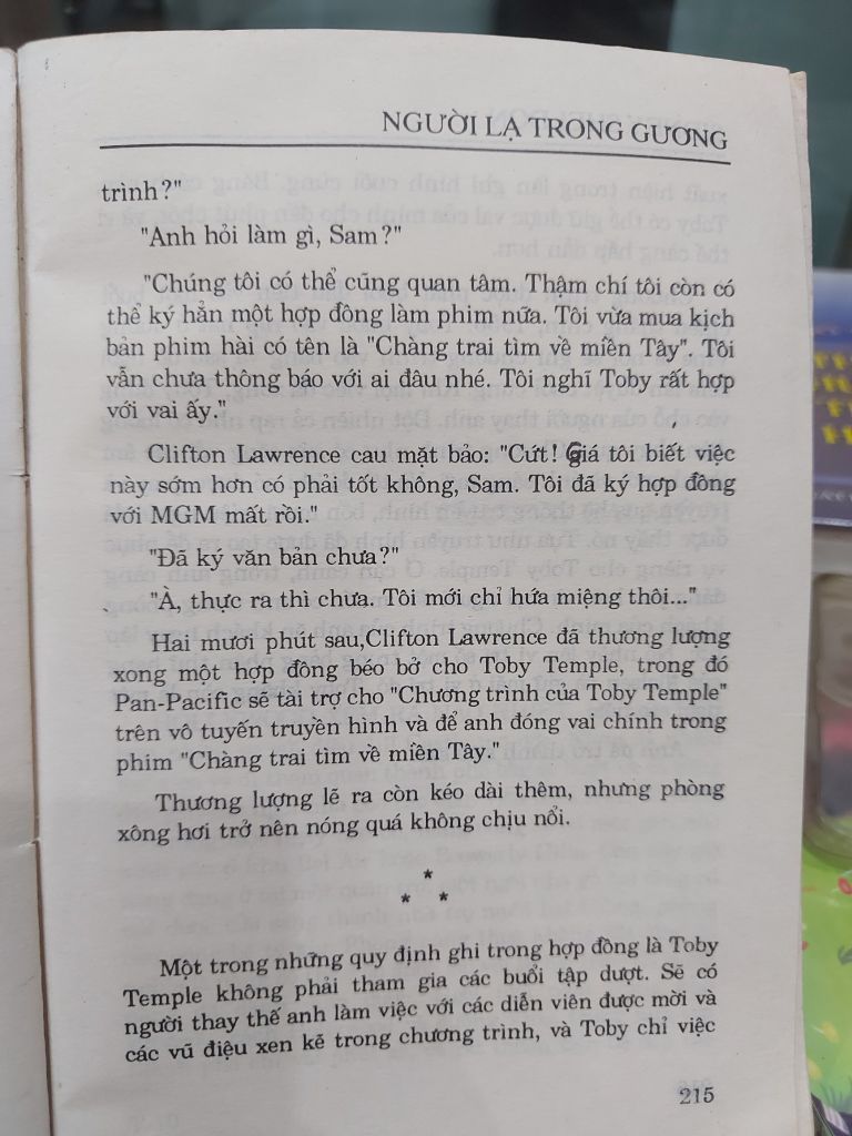 Người lạ trong gương Sidney Sheldon - Ảnh thực tế 9