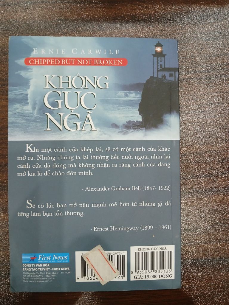 Không gục ngã - Ernie Carwile (First News) - Ảnh chụp thực tế
