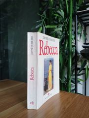 Rebecca - ảnh 2