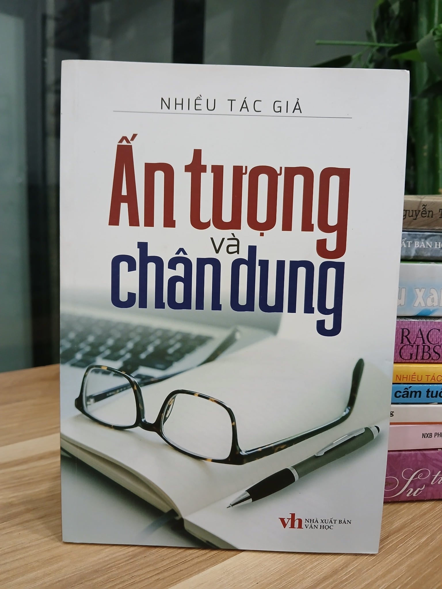 Ấn tượng và chân dung – Nhiều tác giả