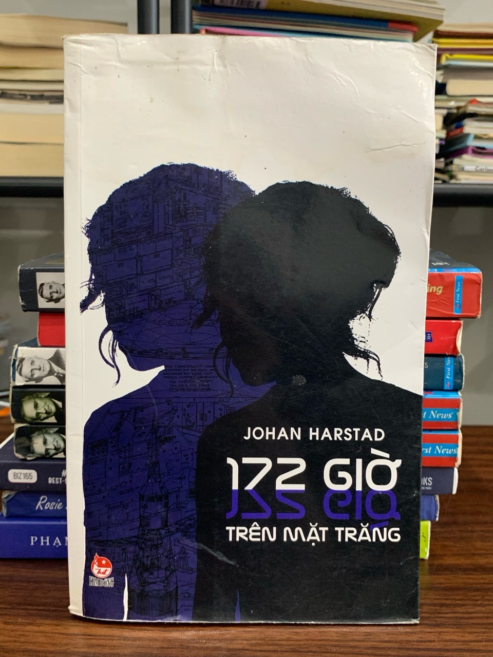 172 Giờ Trên Mặt Trăng – Johan Harstad