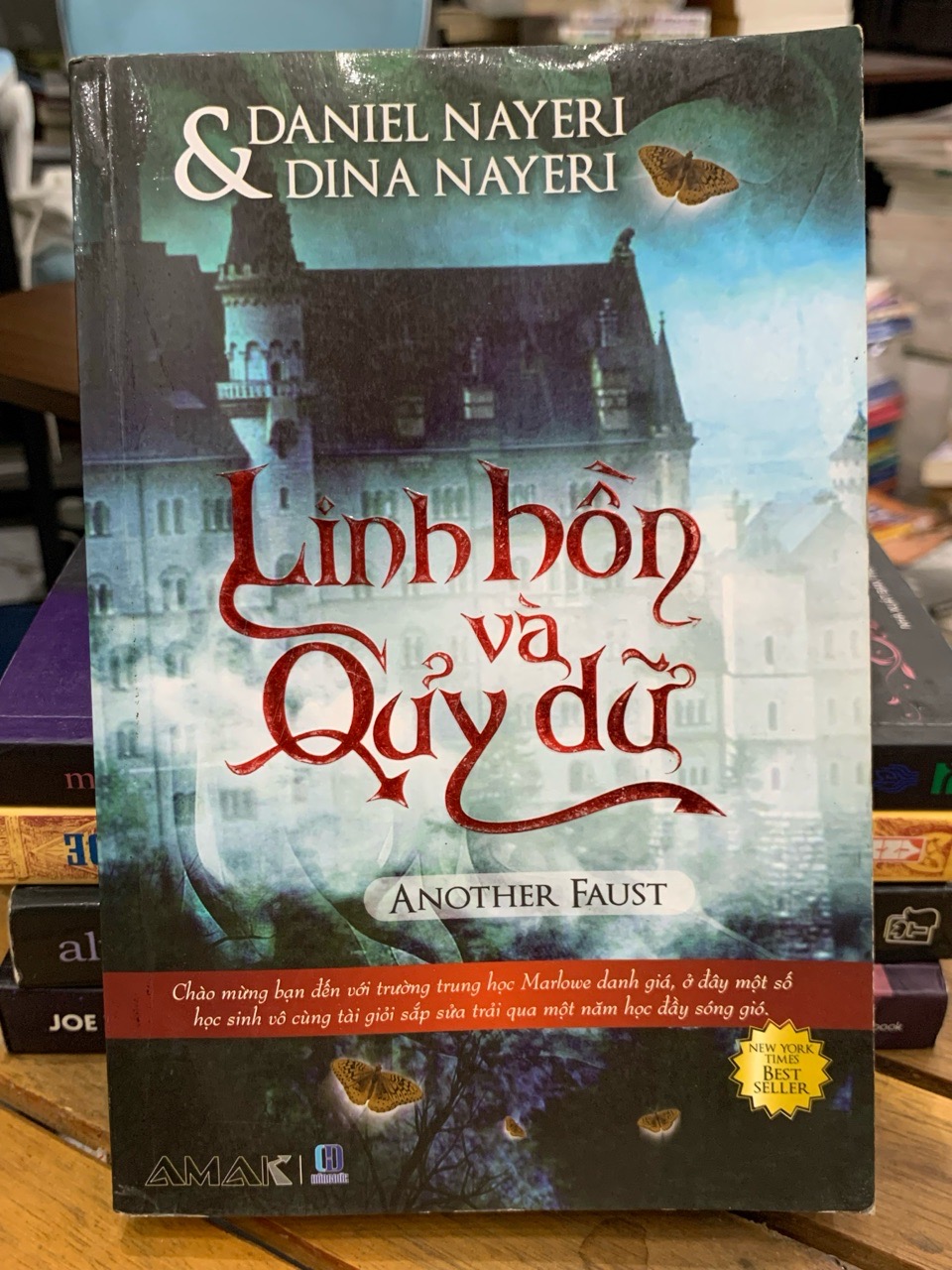 Linh hồn và quỷ dữ -Daniel nayeri & Dina nayeri