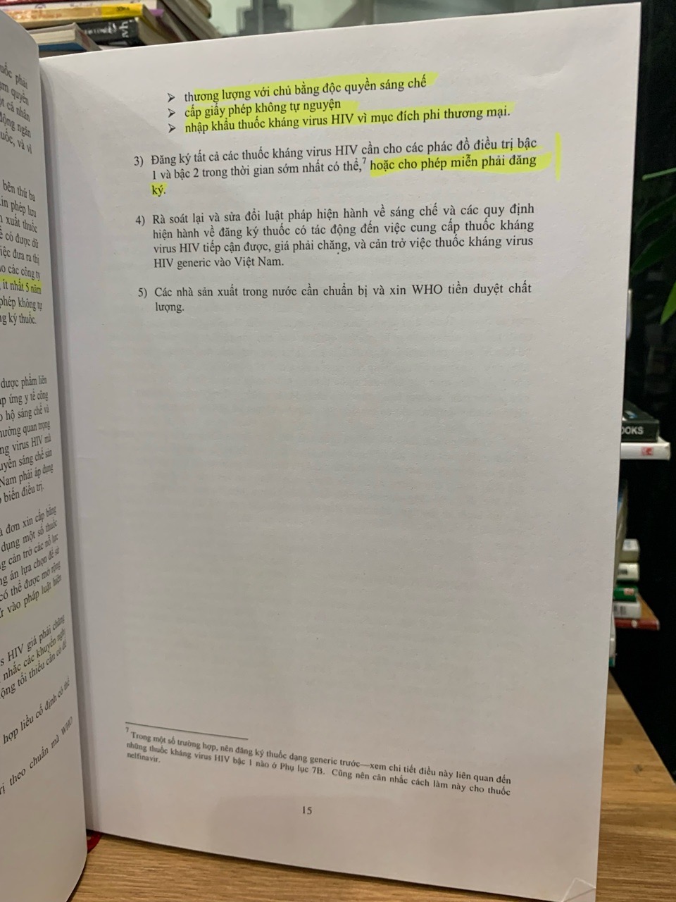 Thuốc kháng virut HIV , chăng cho người có HIV/AIDS ở Việt Nam những vấn đề pháp lý và thương mại