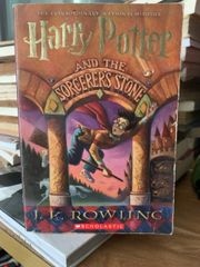 Harry Potter và Hòn đá Phù thủy (Tập 1) - ảnh 1