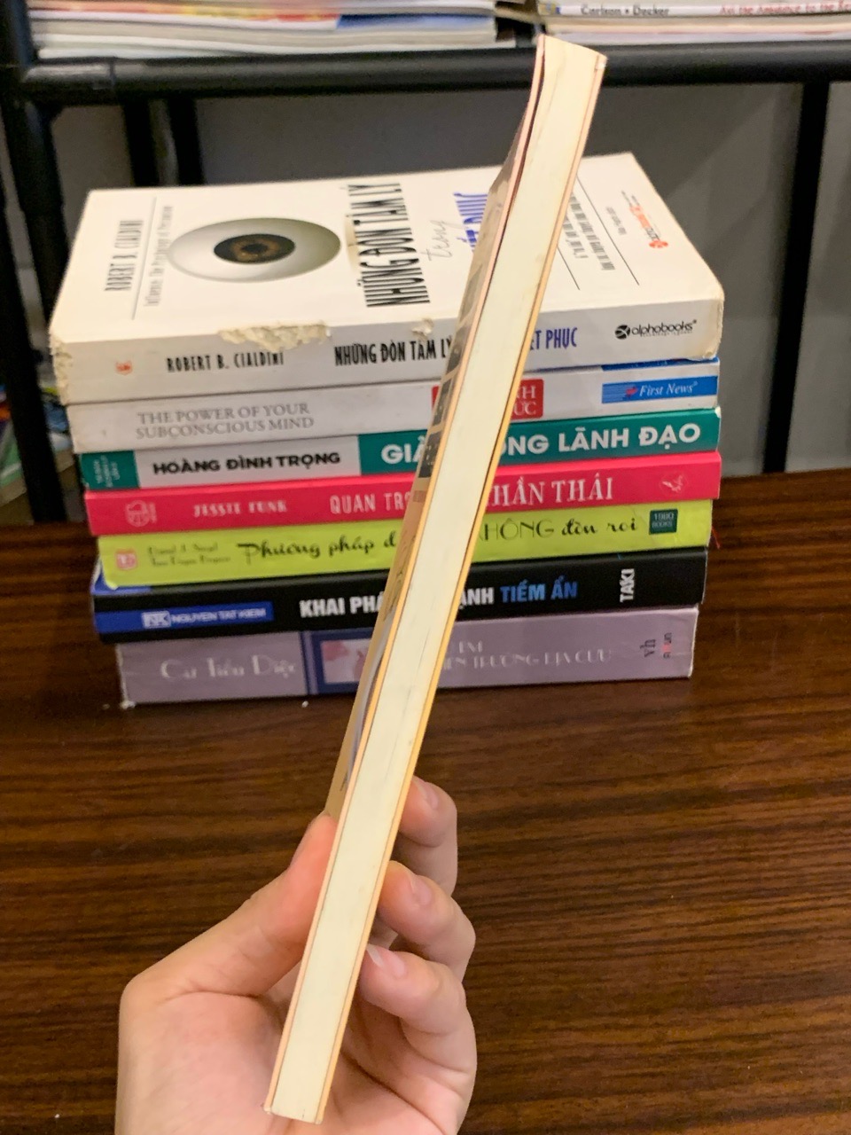 Những người thành công nhất làm gì trước bữa sáng? – Laura Vanderkam