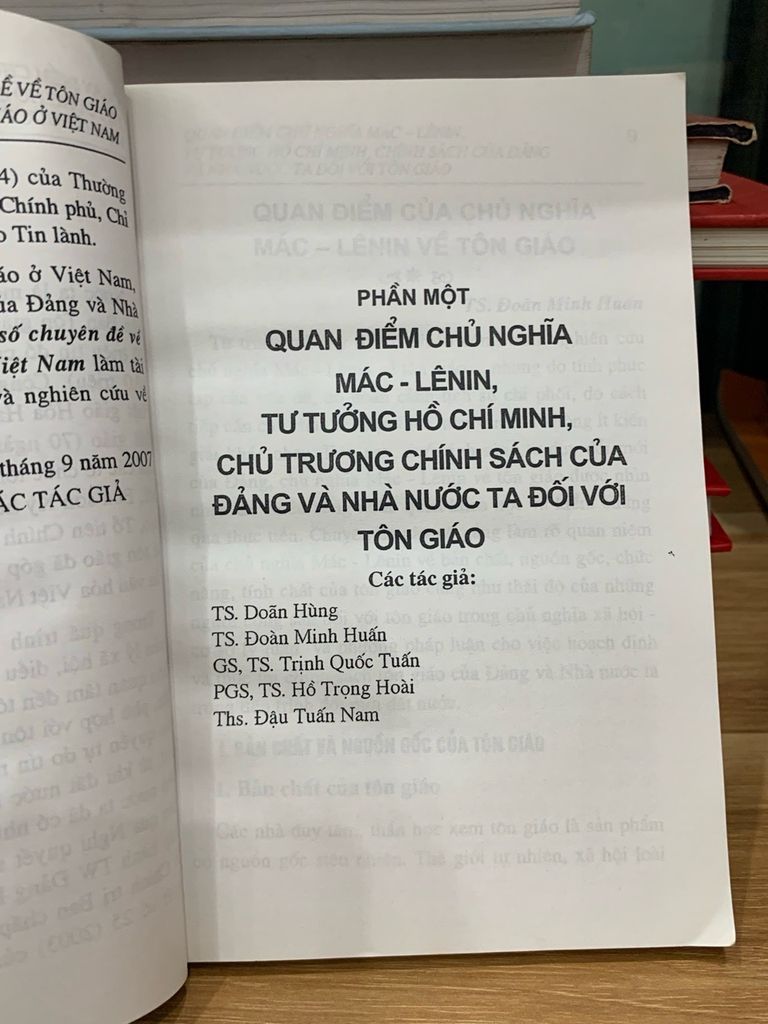 Một số chuyên đề về tôn giáo và chính sách tôn giáo ở Việt Nam - Ảnh thực tế 7