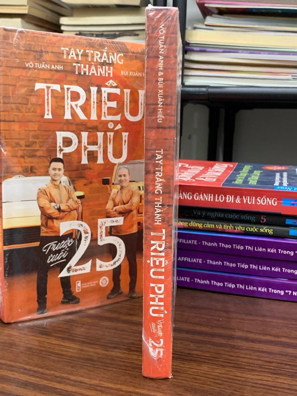 Tay trắng thành triệu phú — Võ Tuấn Anh & Bùi Xuân Hiếu