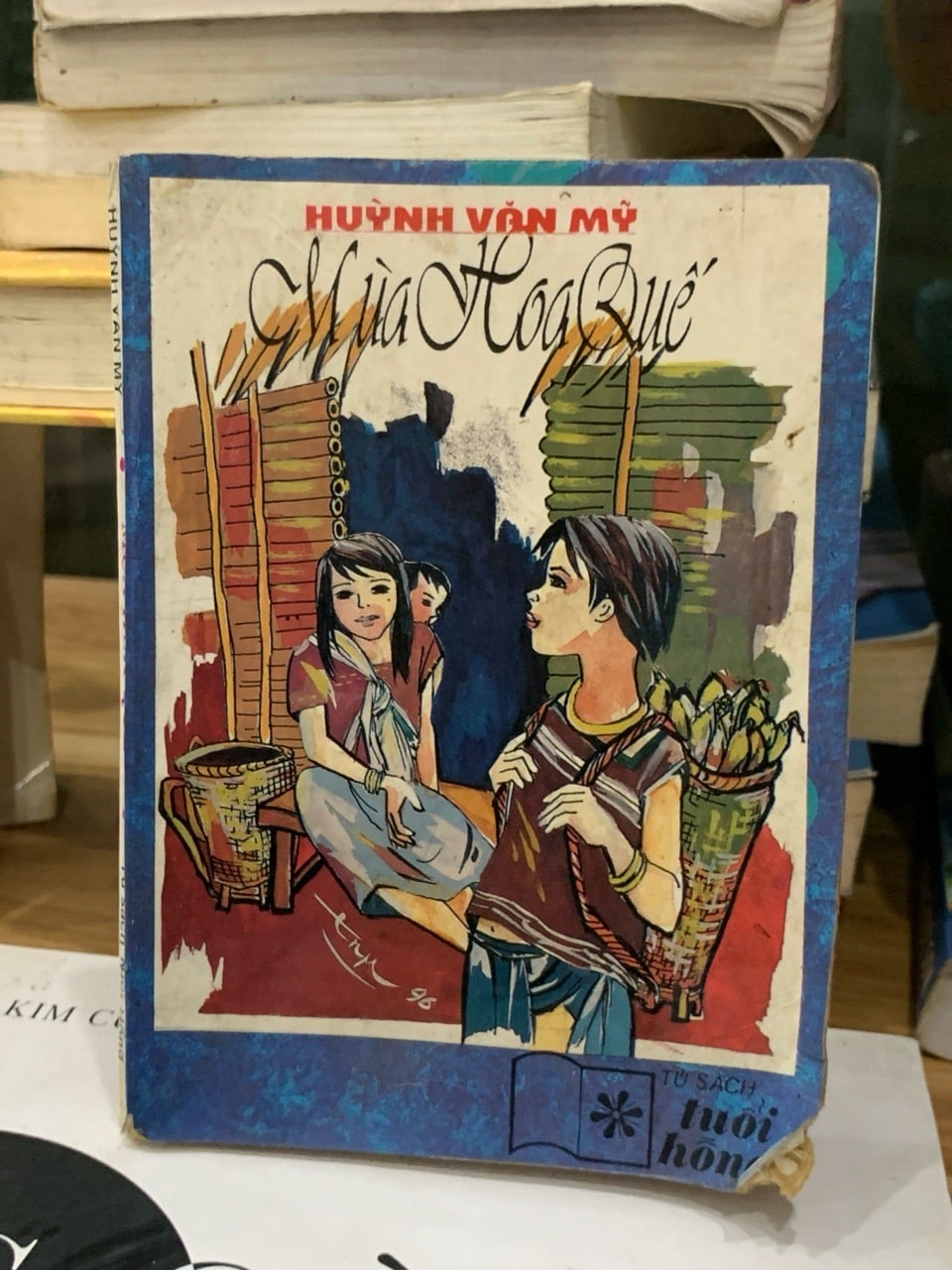 Mùa Hoa Quế - Tập Tản Văn Đặc Sắc Của Họa Sĩ Huỳnh Văn Mỹ