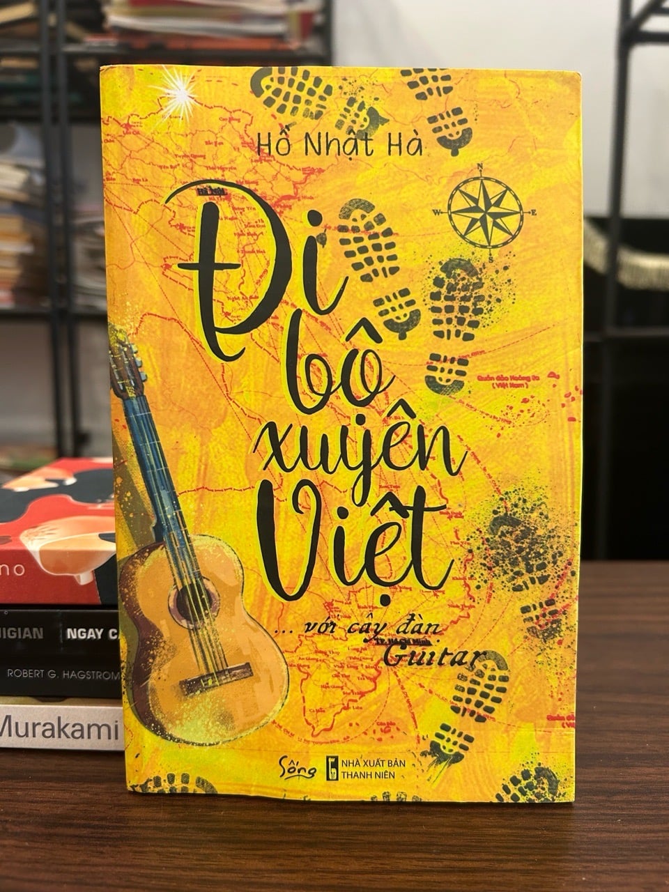 Đi bộ xuyên Việt với cây đàn Guitar-Hồ Nhật Hà