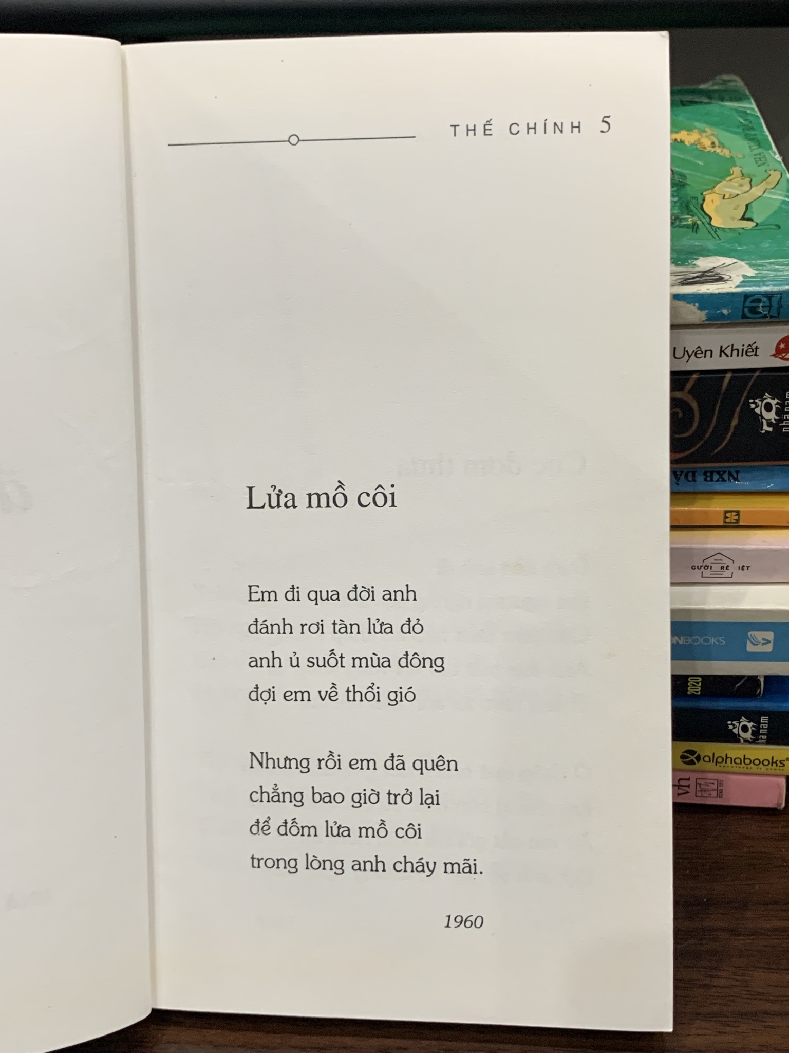 Cúc dại đơm thưa (Thơ tình) - Thế Chính