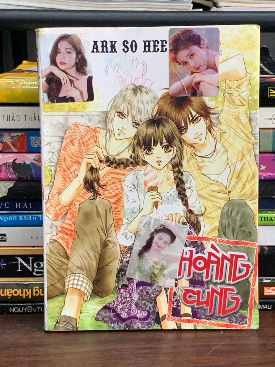 Hoàng cung — Park So Hee