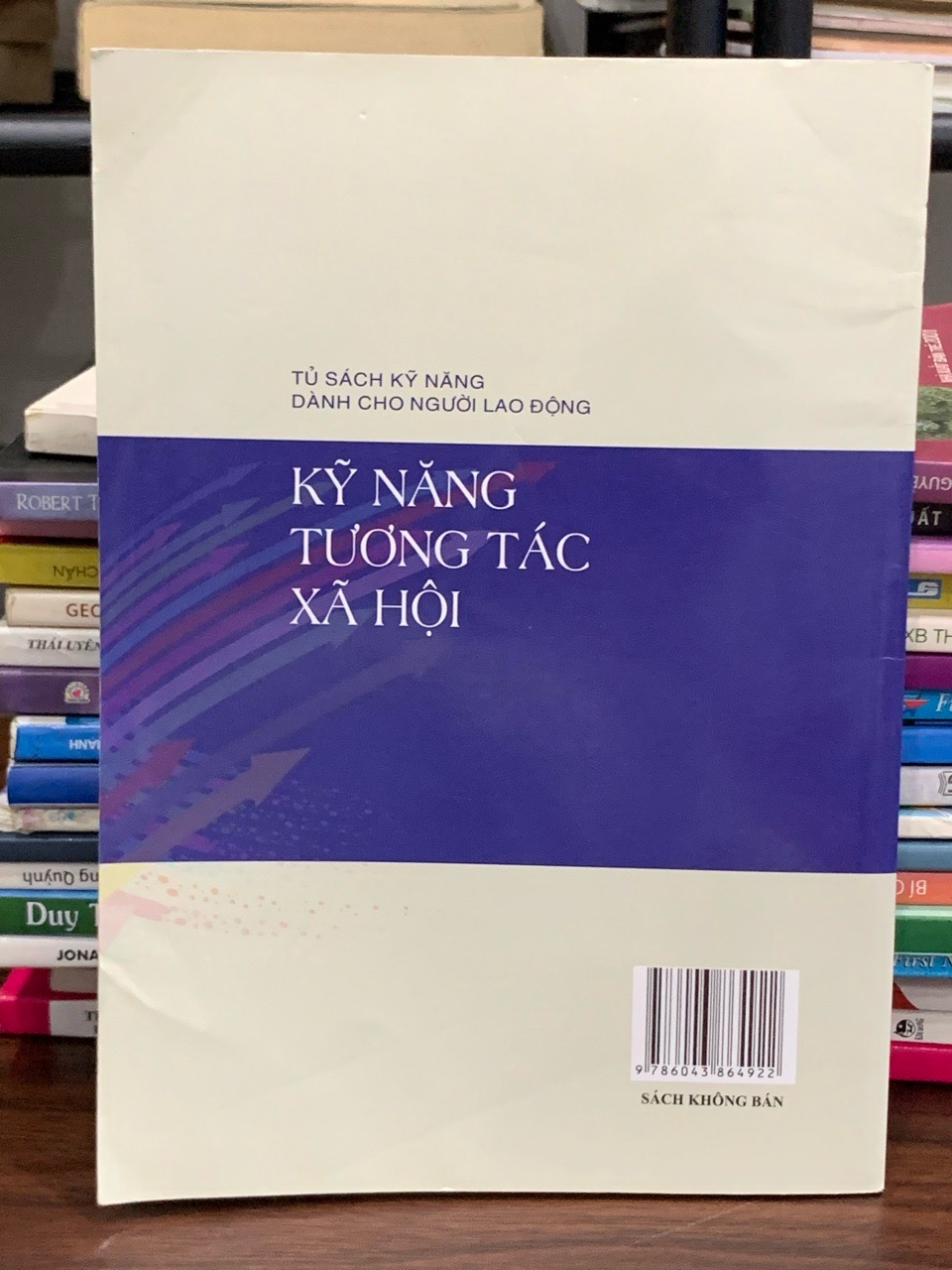 Chi tiết gáy và trang ruột sách Kỹ năng tương tác xã hội – Nguyễn Huyền My trên Mecobooks
