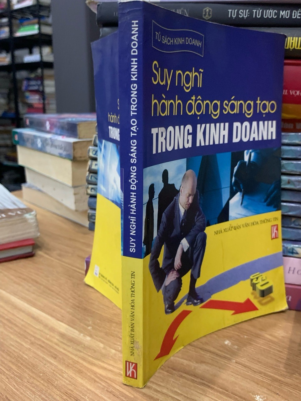Chi tiết gáy và trang ruột sách Suy nghĩ hành động sáng tạo trong kinh doanh -NXB Văn Hoá thông tin trên Mecobooks
