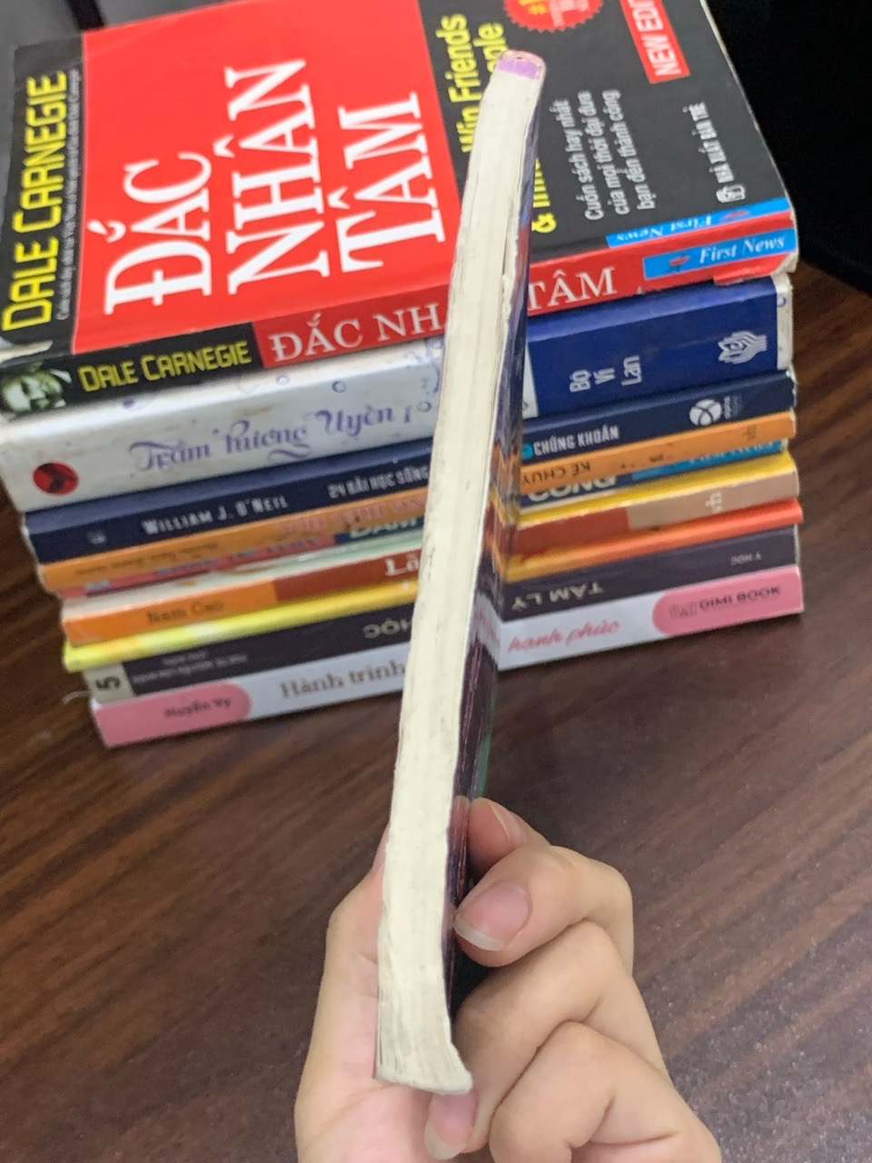 Yêu cuồng sống vội – Nhiều tác giả