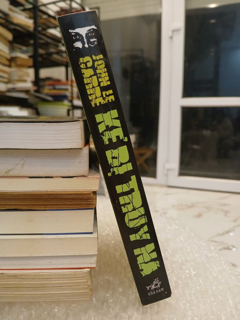Kẻ Bị Truy Nã - John le Carré - Ảnh chụp thực tế