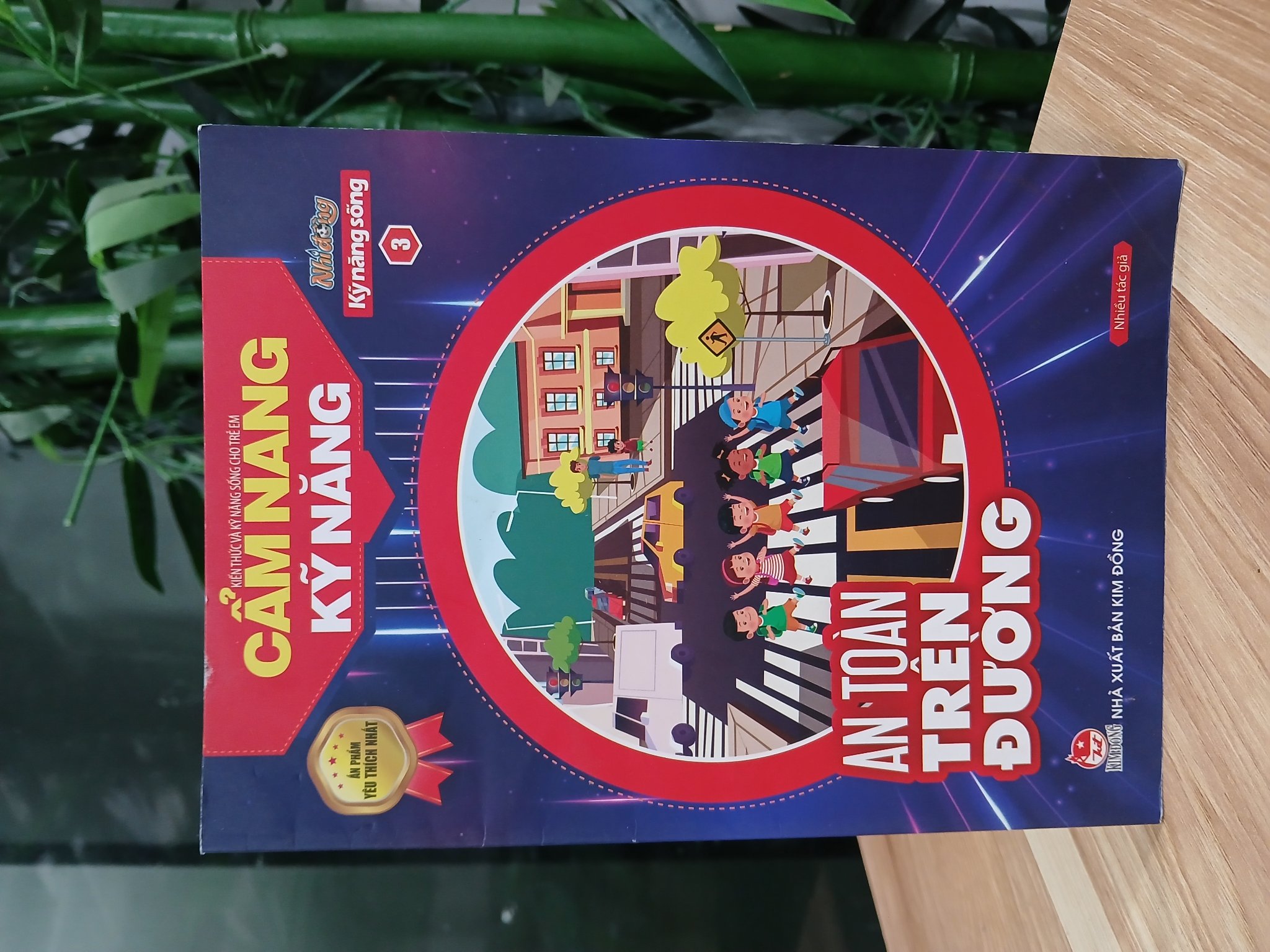 An toàn trên đường – Nhiều tác giả