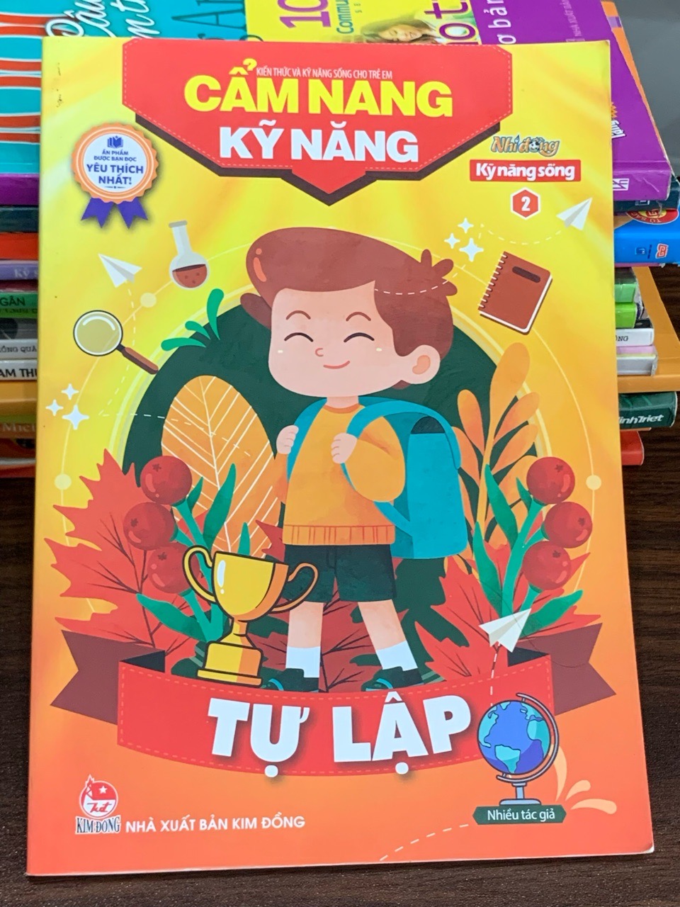 Cẩm nang kỹ năng – Tự lập – Nhiều tác giả, NXB Kim Đồng