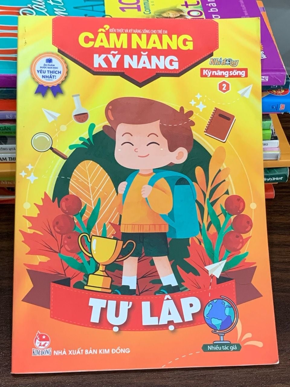 Cẩm nang kỹ năng – Tự lập – Nhiều tác giả, NXB Kim Đồng