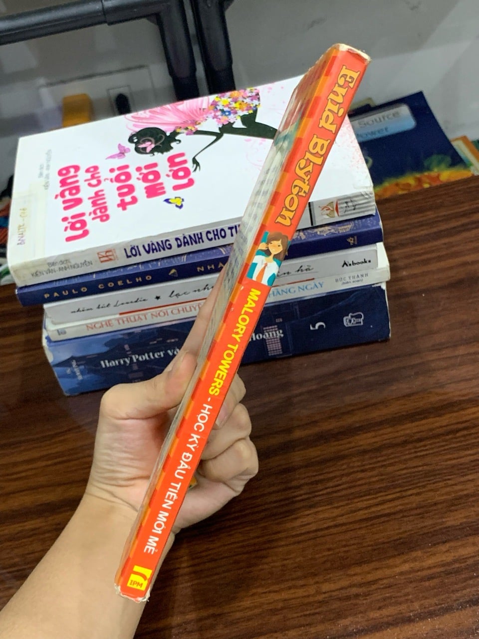 Malory Towers- Học kì đầu tiên mới mẻ- Enid Blyton