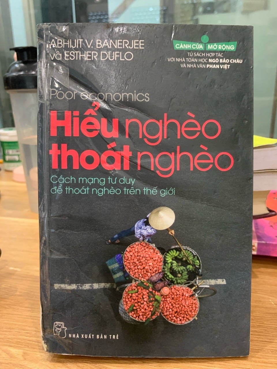 Hiểu nghèo thoát nghèo -Abhijt V.Banerjee và Esther Duflo