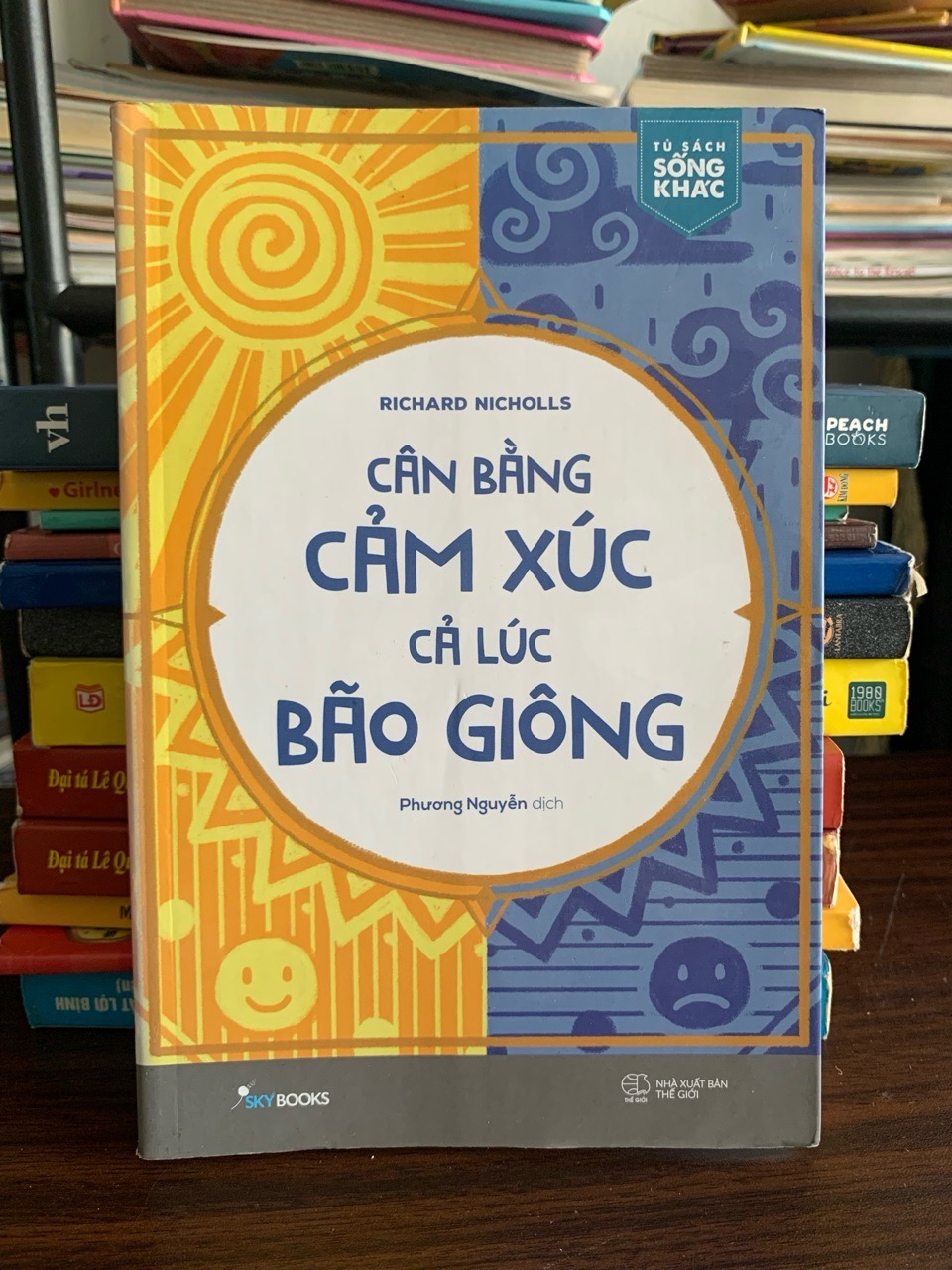 Cân bằng cảm xúc cả lúc bão giông – Richard Nicholls