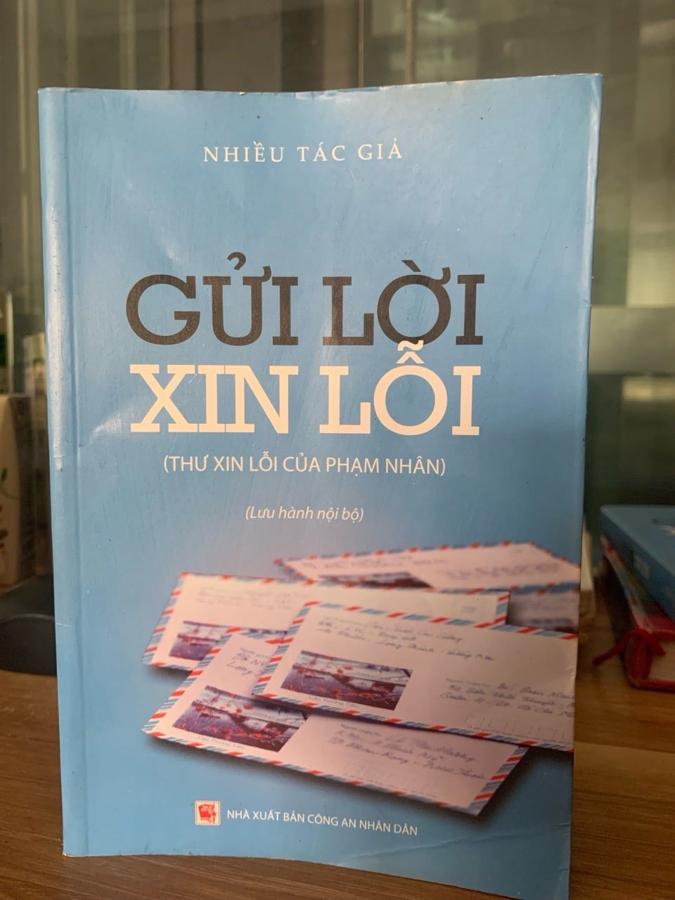 Gửi lời xin lỗi -Nhiều tác giả